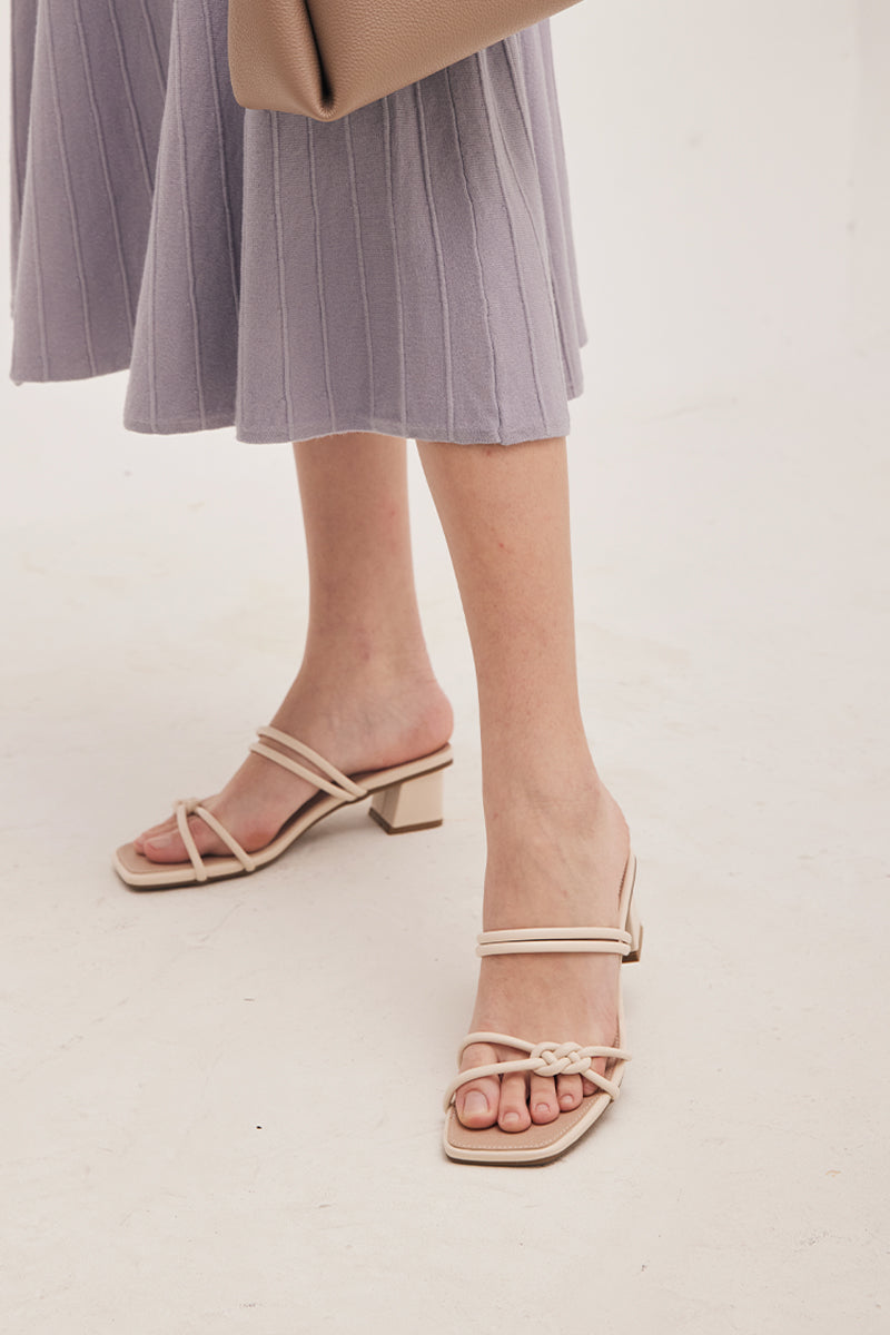 Kaiya Knotted heels in Warm Cream Sunday Staples