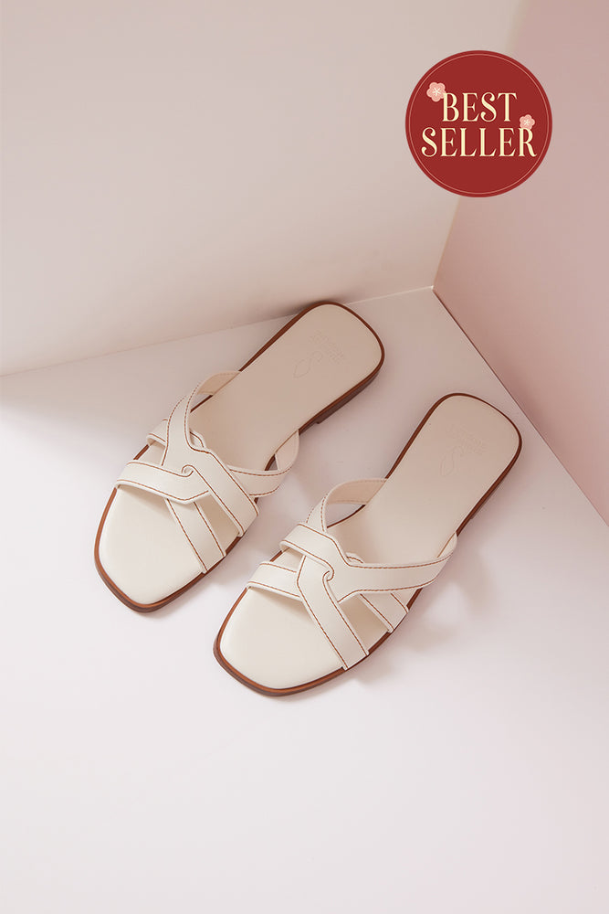 Yuna Contrast Stitching Interlocking Sliders in White