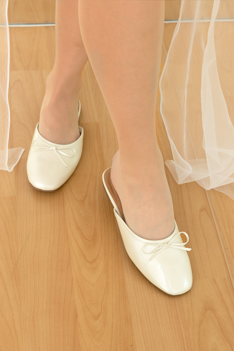 Amelina Patent Bow Mules in Cream