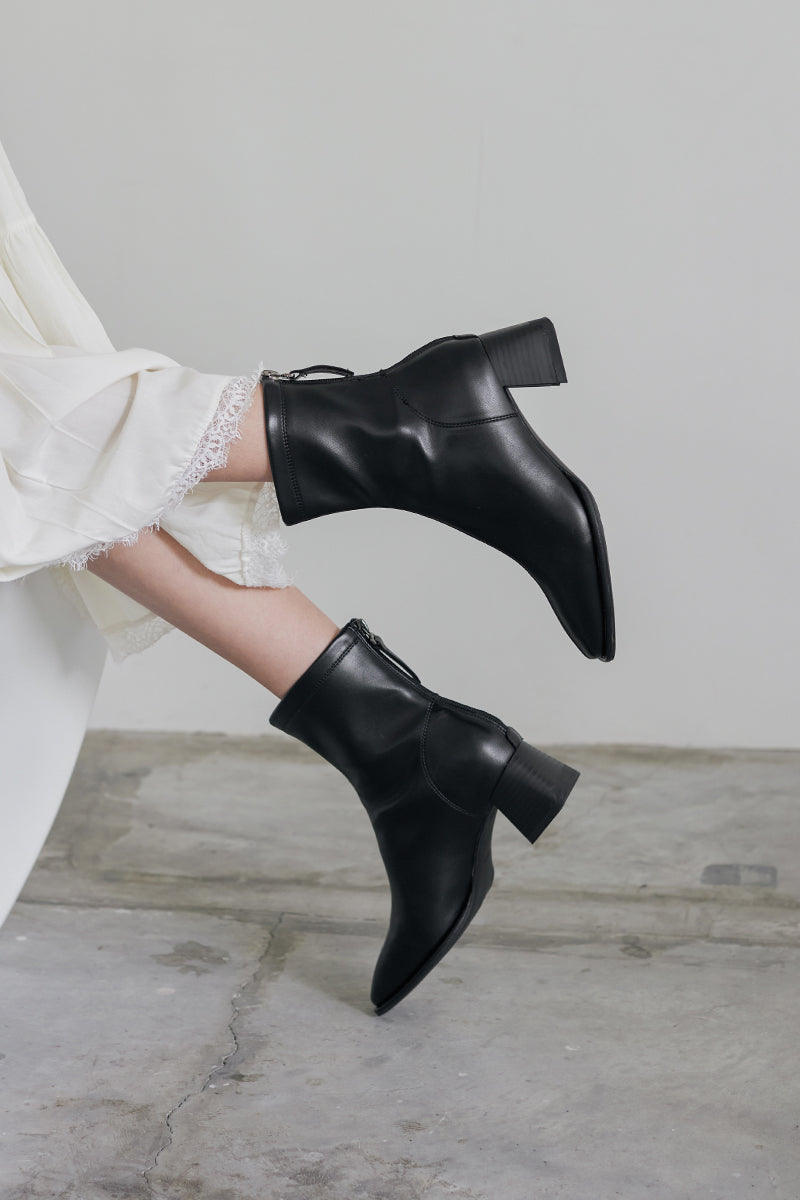 Aberdeen Block Heel Boots in Black