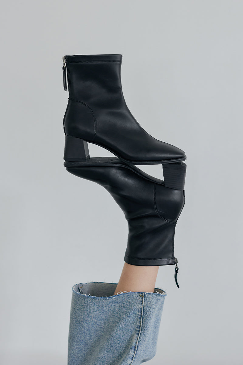 Aberdeen Block Heel Boots in Black