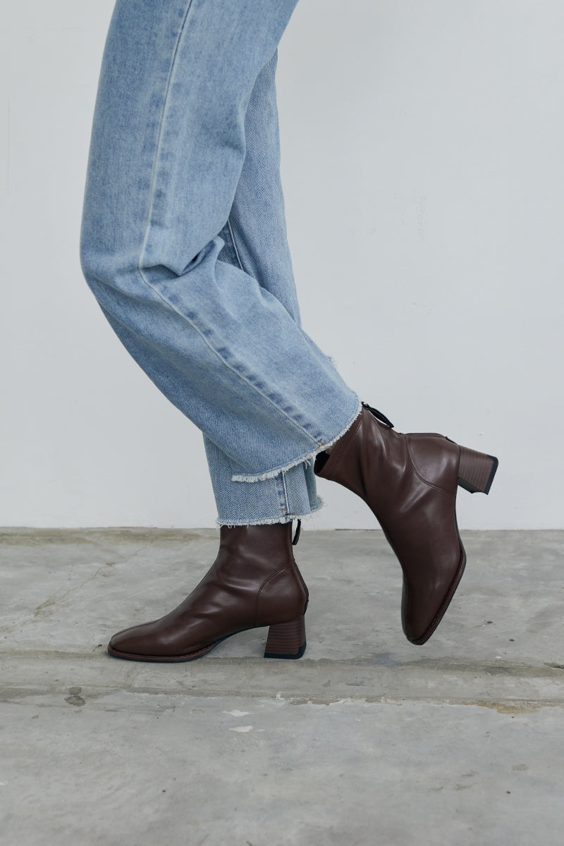 Aberdeen Block Heel Boots in Brown