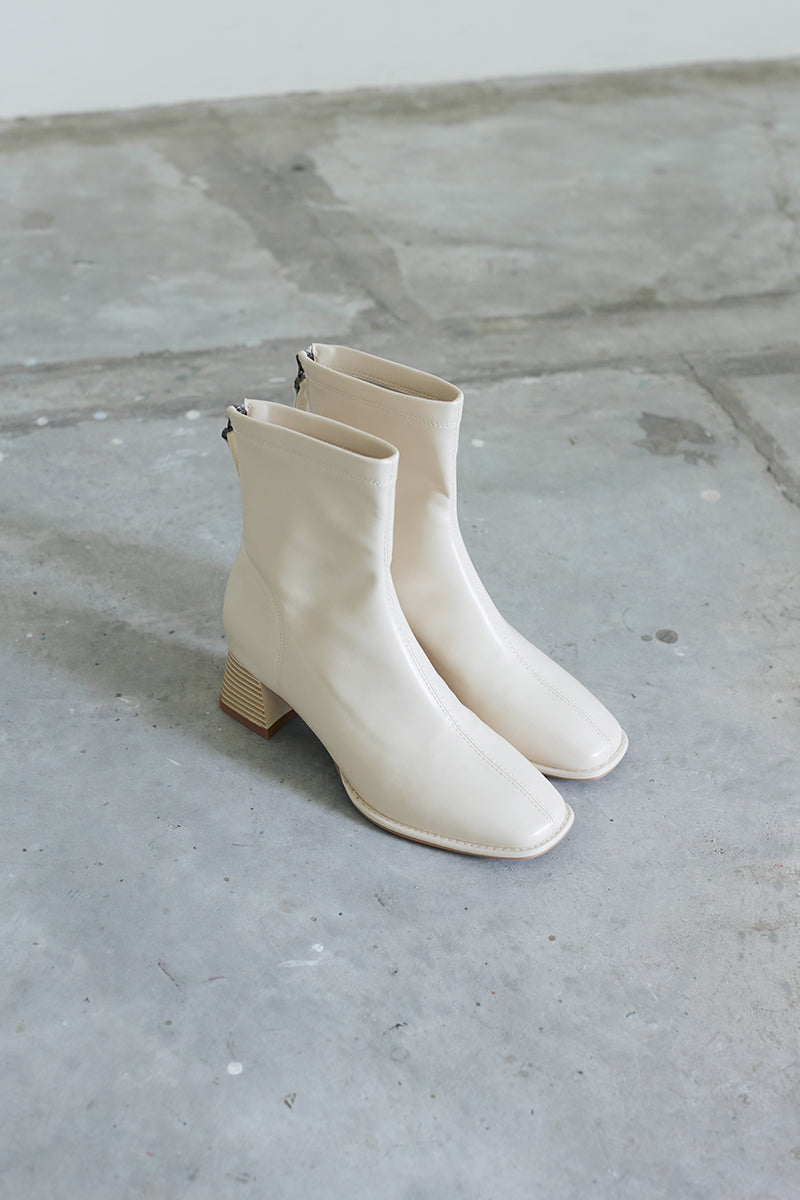 Aberdeen Block Heel Boots in Cream