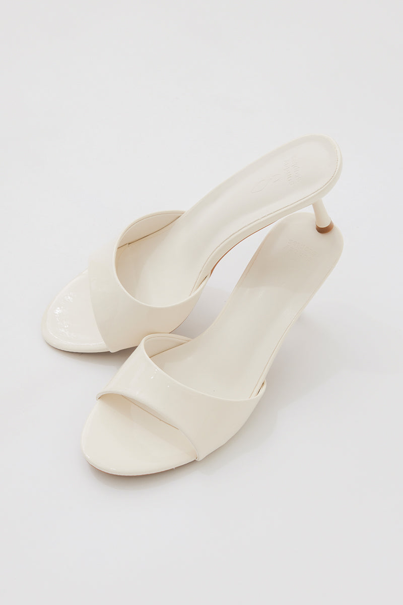 Aberley Round Toe Slip on Heels in Cream Patent