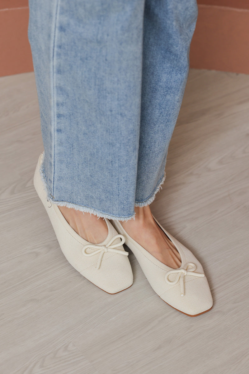 Balleta Cloud Flyknit Flats in Cream