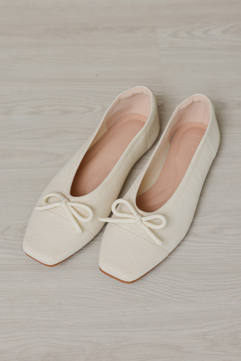Balleta Cloud Flyknit Flats in Cream