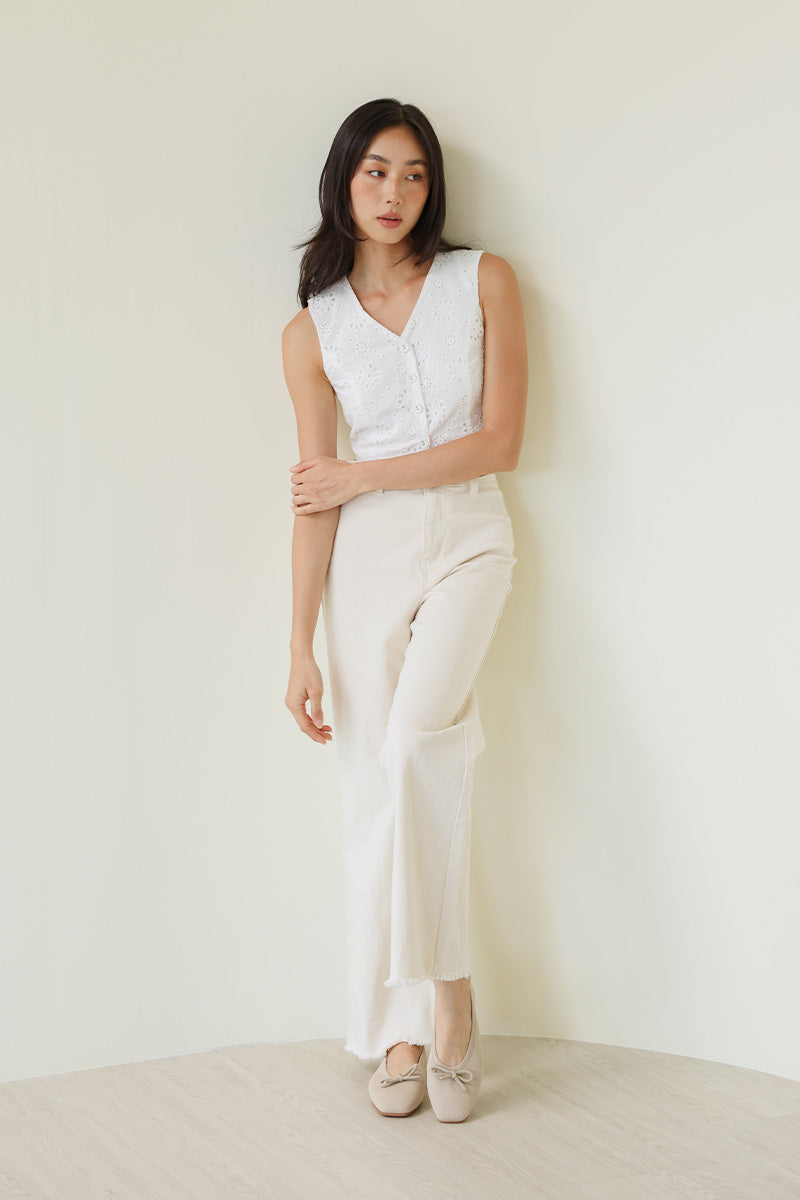 Balleta Cloud Flyknit Flats in Beige