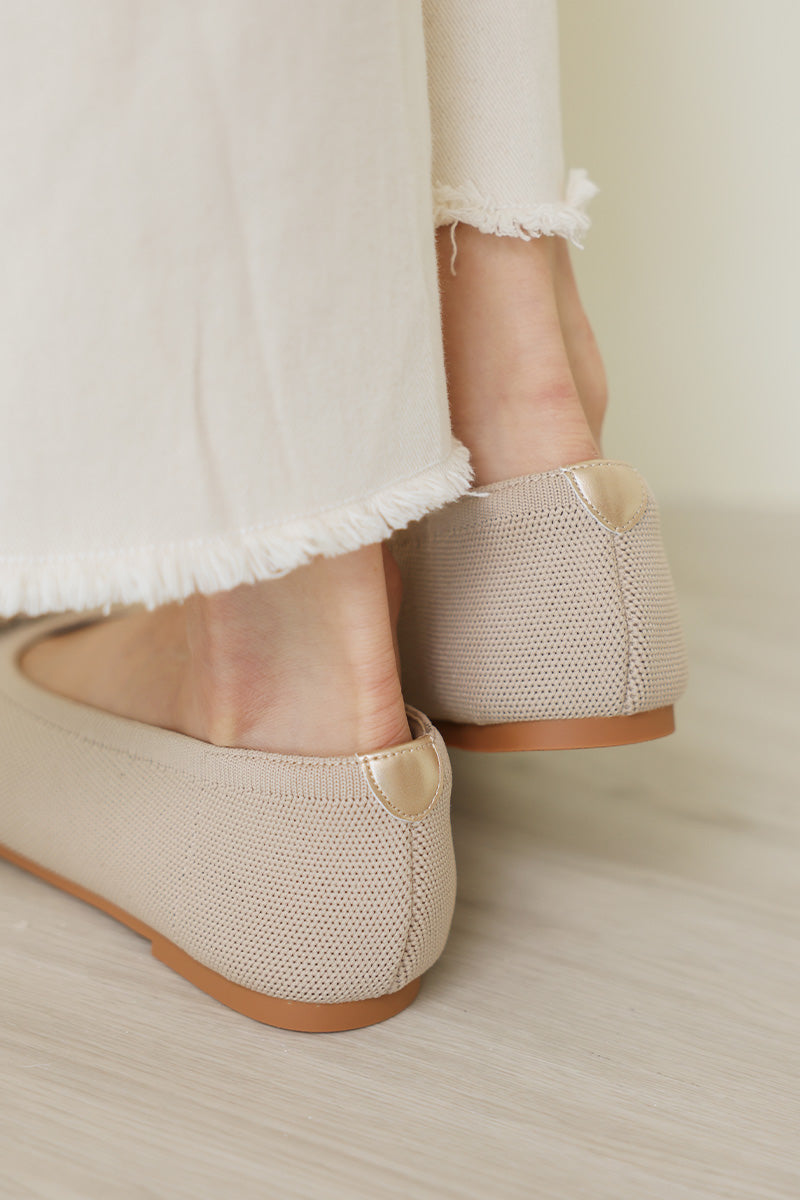 Balleta Cloud Flyknit Flats in Beige