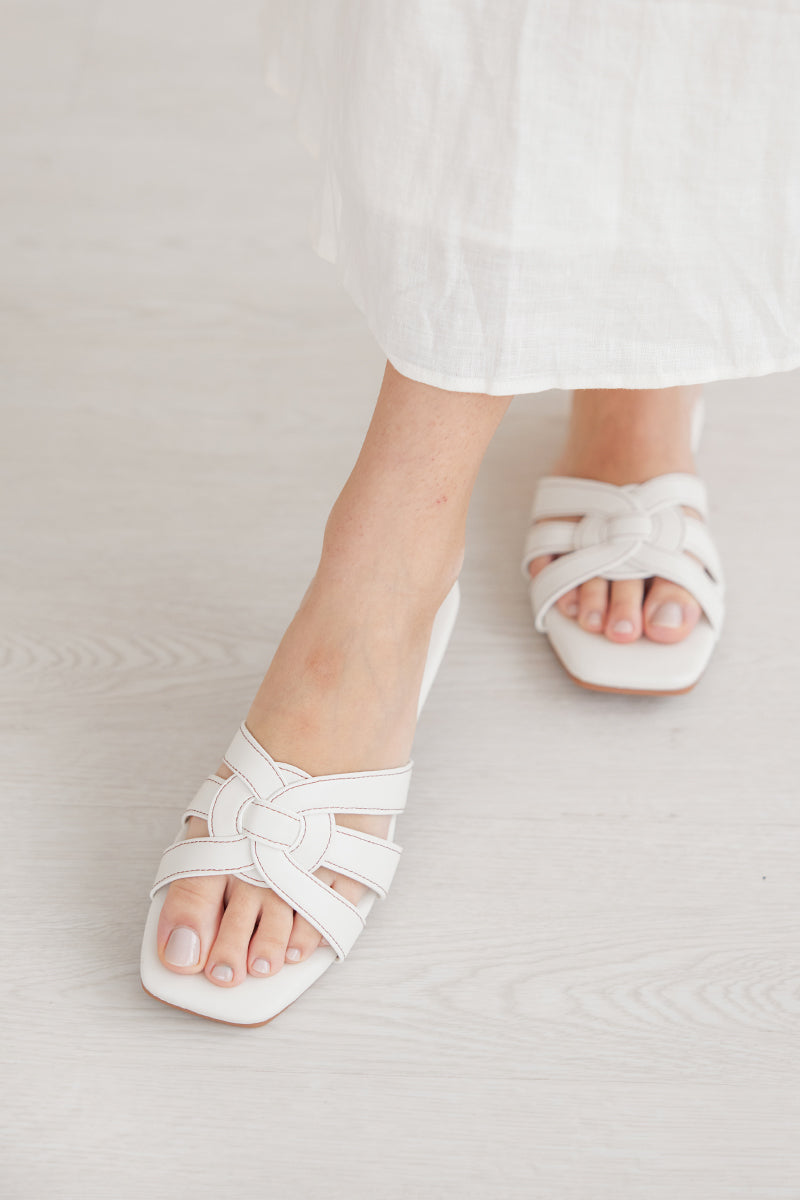 Bonita Contrast Stitching Sliders in Cream