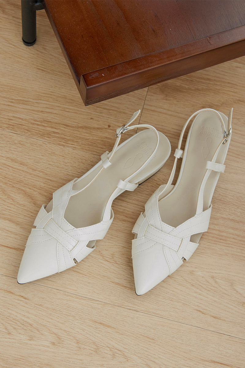 Bonnie Interlocking Flats in Cream