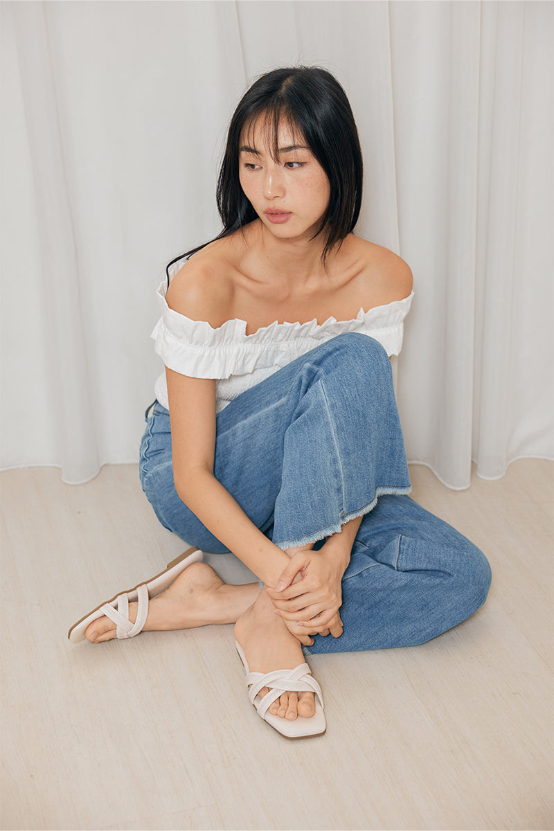 Briar Interlocking Cloud Sliders in Cream