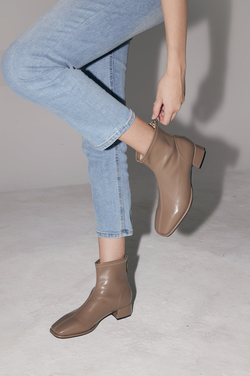 Cardith Block Heel Ankle Boots in Dark Taupe