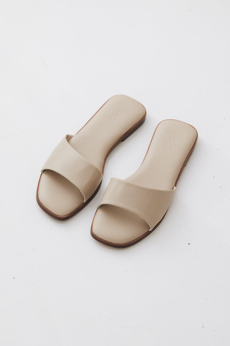 Chantal Irregular Cloud Sliders in Pale Taupe