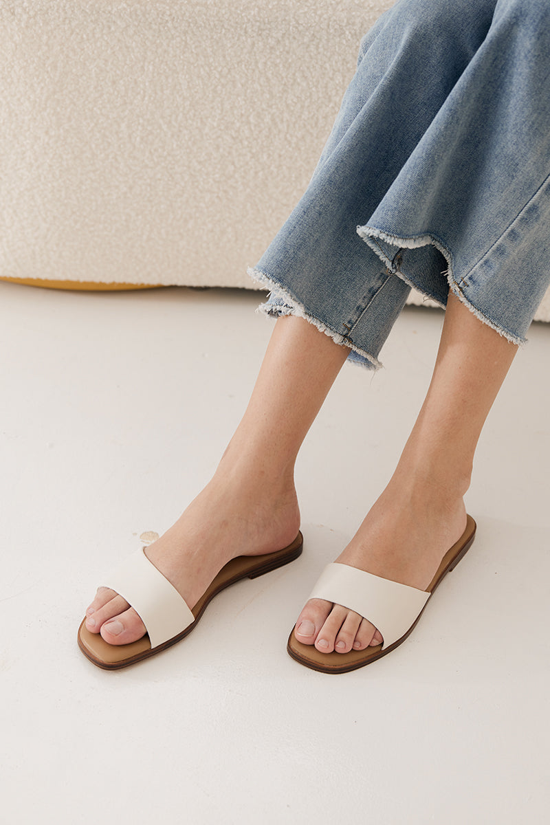 Chantal Irregular Strap Cloud Sliders in Caffe Latte