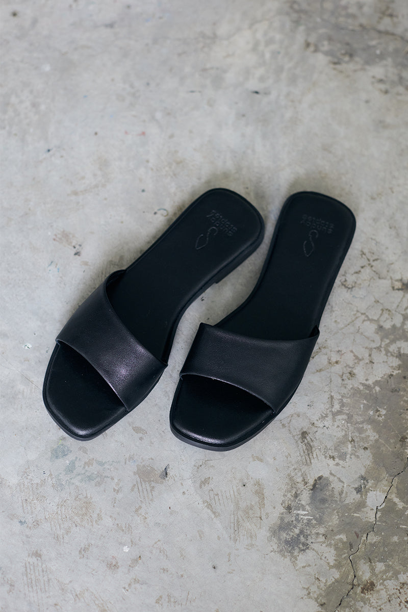 Chantal Irregular Sliders in Black