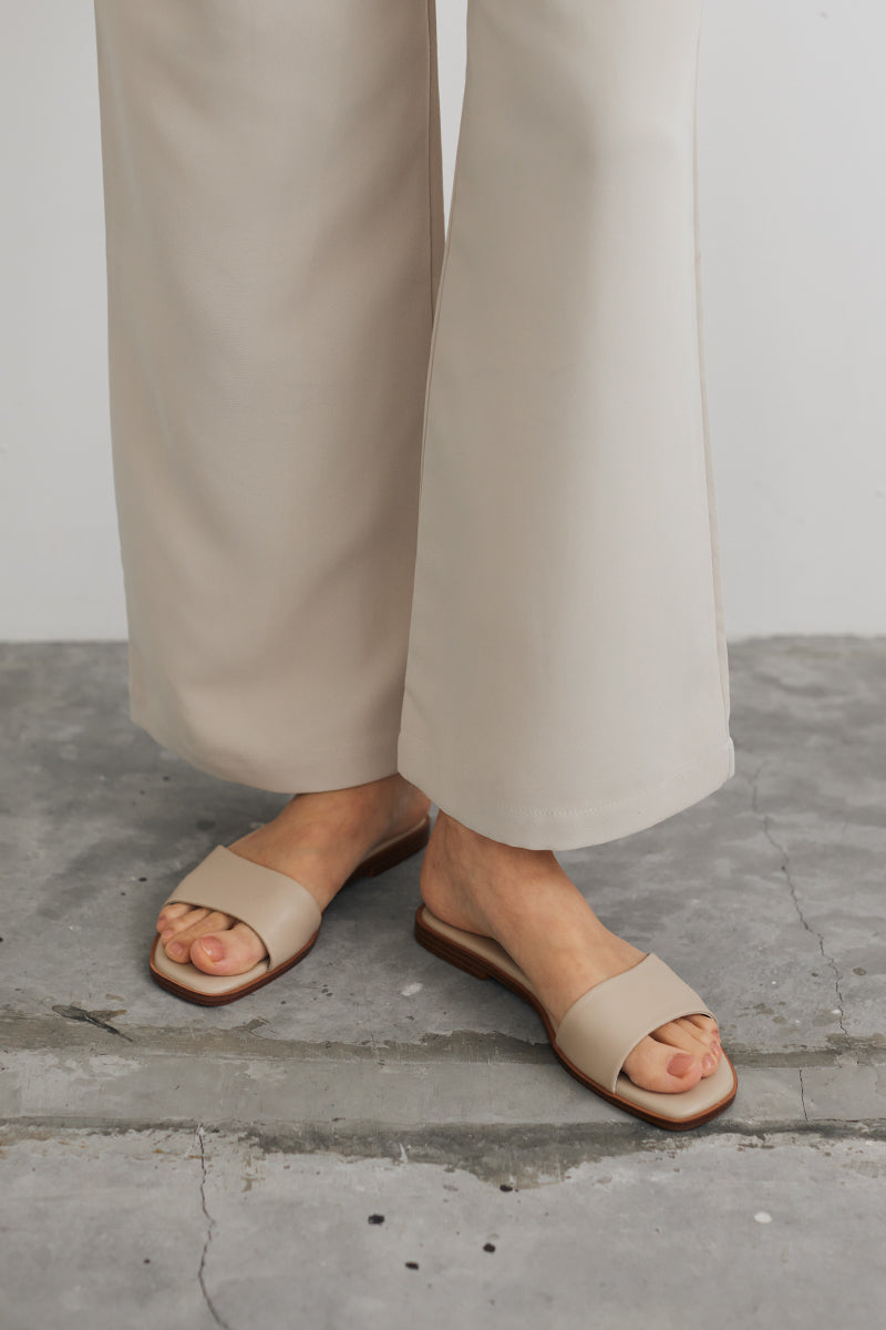 Chantal Irregular Sliders in Pale Taupe