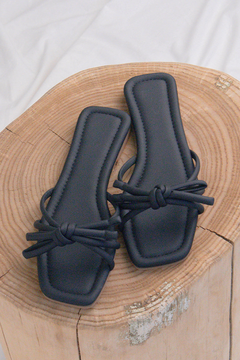 Devon Knotted Ribbon Sliders in Black