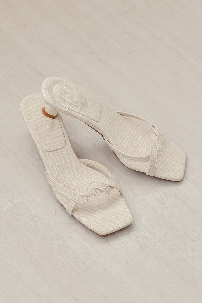 Elvaria Strappy Kitten Heels in Waterproof Linen