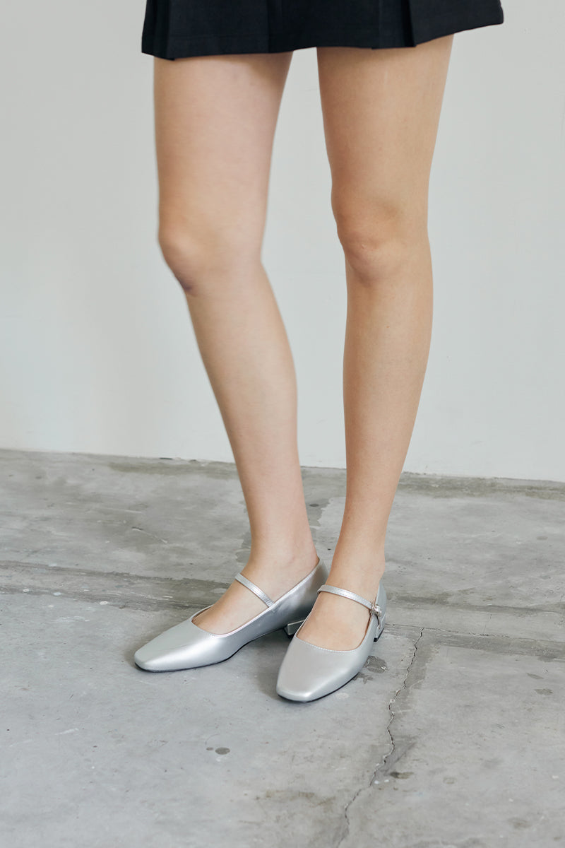 Emica Maryjane Flats in Silver