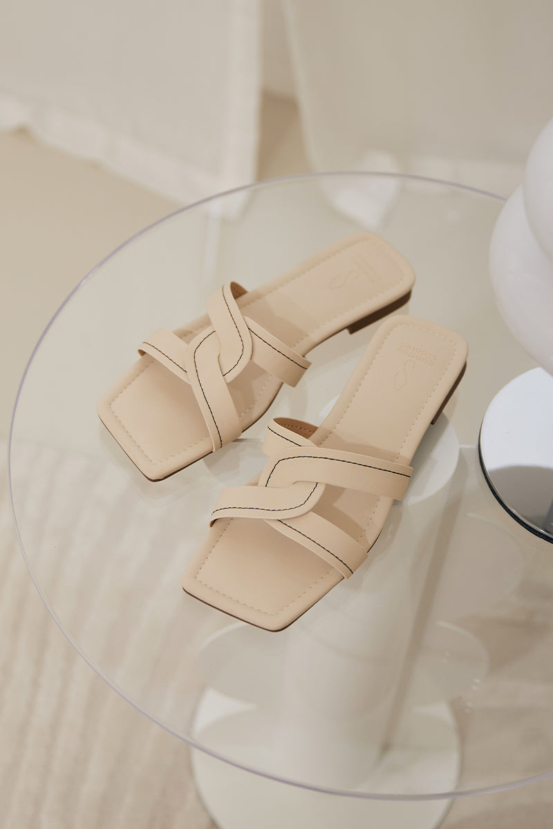 Giverny Contrasting Stitching Sliders in Cream