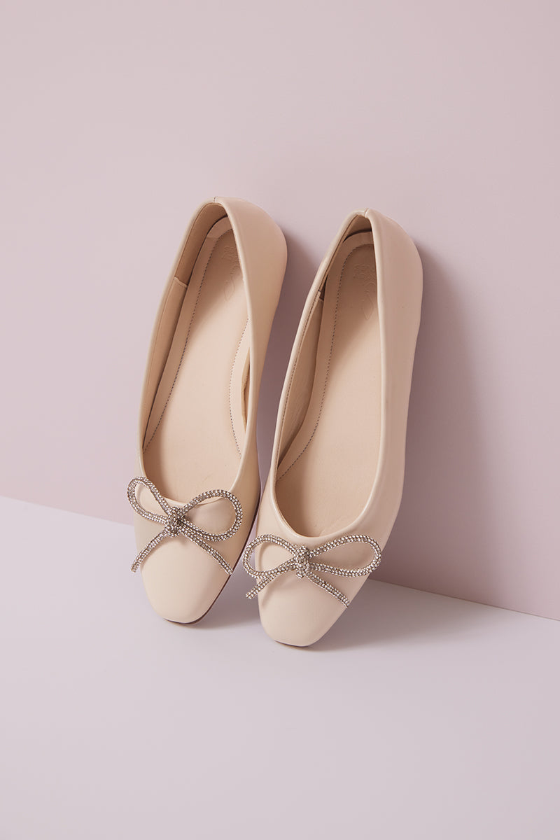 Gweneth Crystal Ribbon Flats in Cream