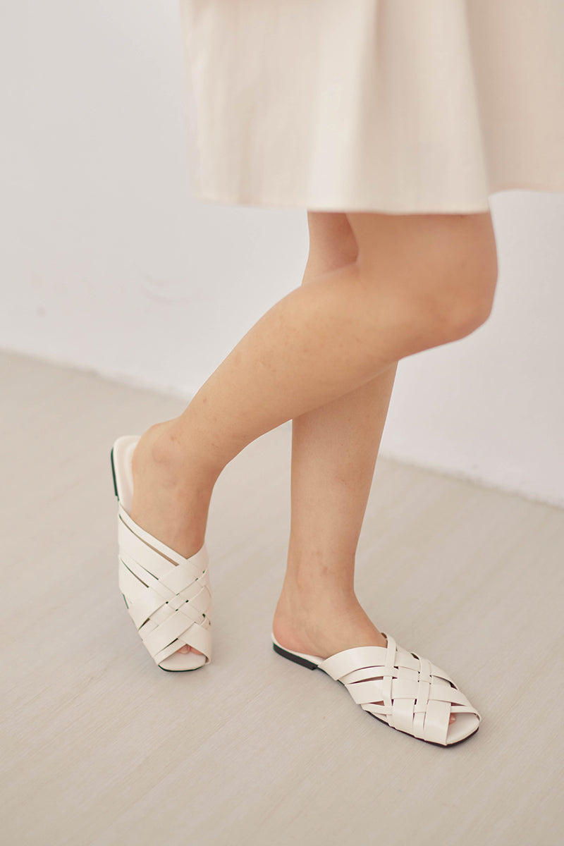 Hexa Weaved Mules in Cream