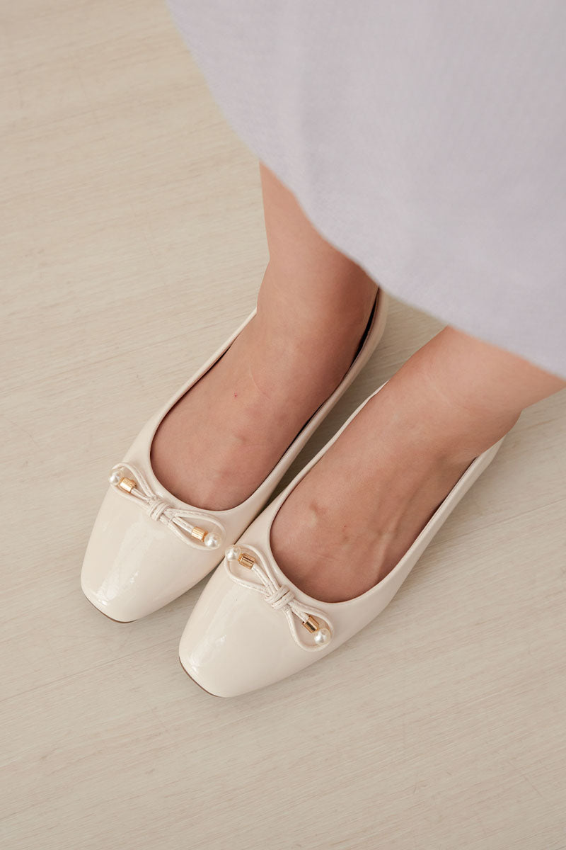 Jemima Pearl Ballet Flats in Cream