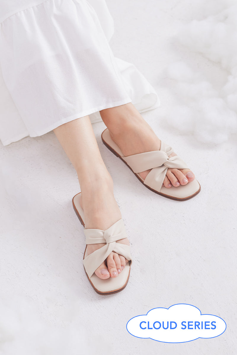 Jessa Cloud Sliders in Pale Nude