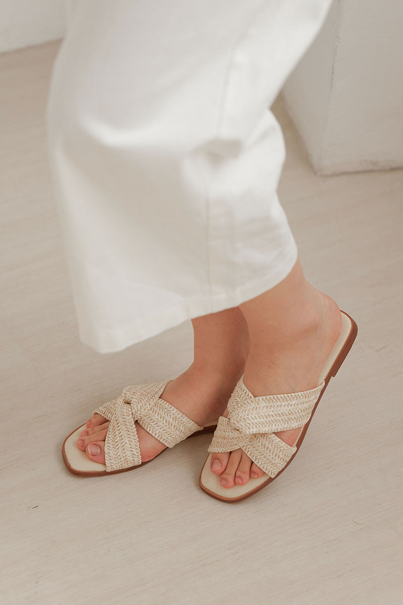 Jessie Cloud Sliders in Cream Rattan