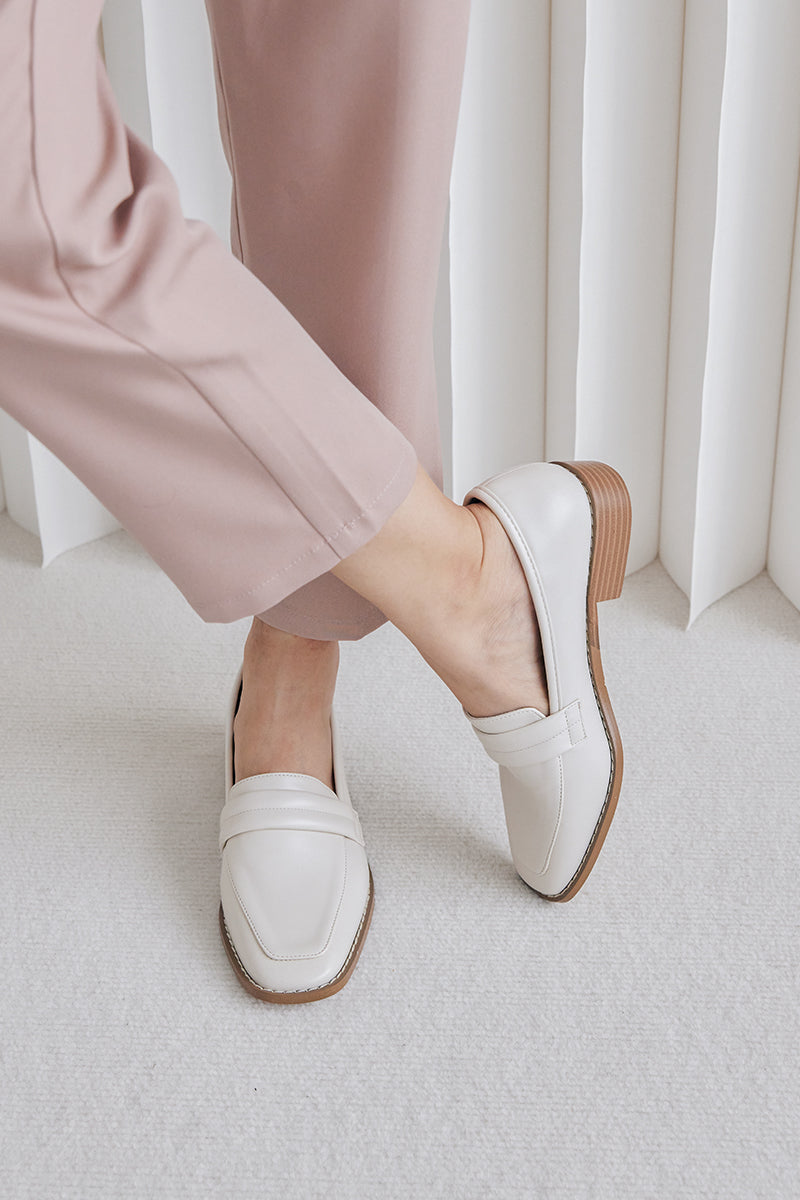 Kelly Puffy Loafers in Chalk