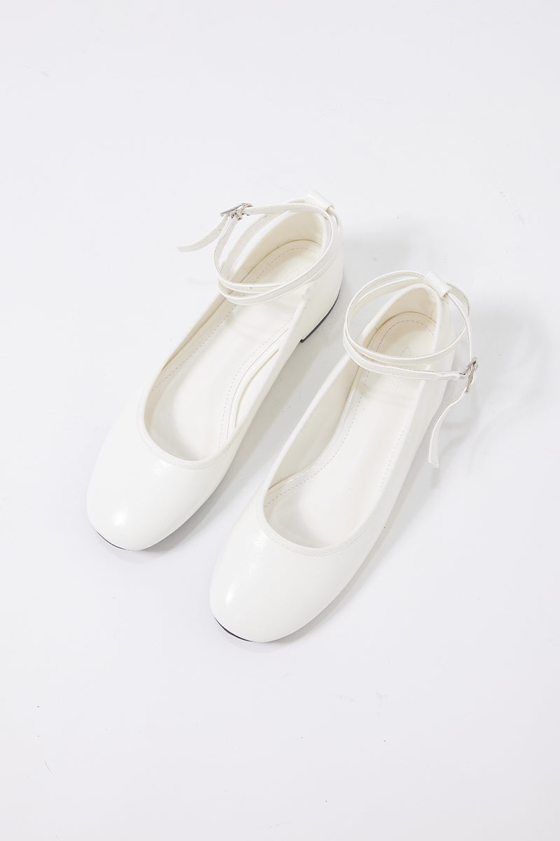 Lilou Removable Strap Flats in Cream