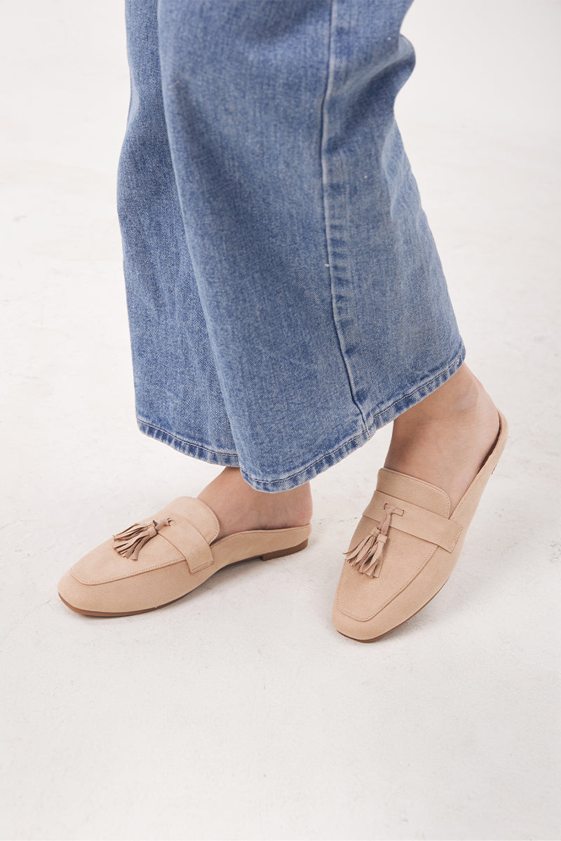 Lotus Tassle Mules in Nude