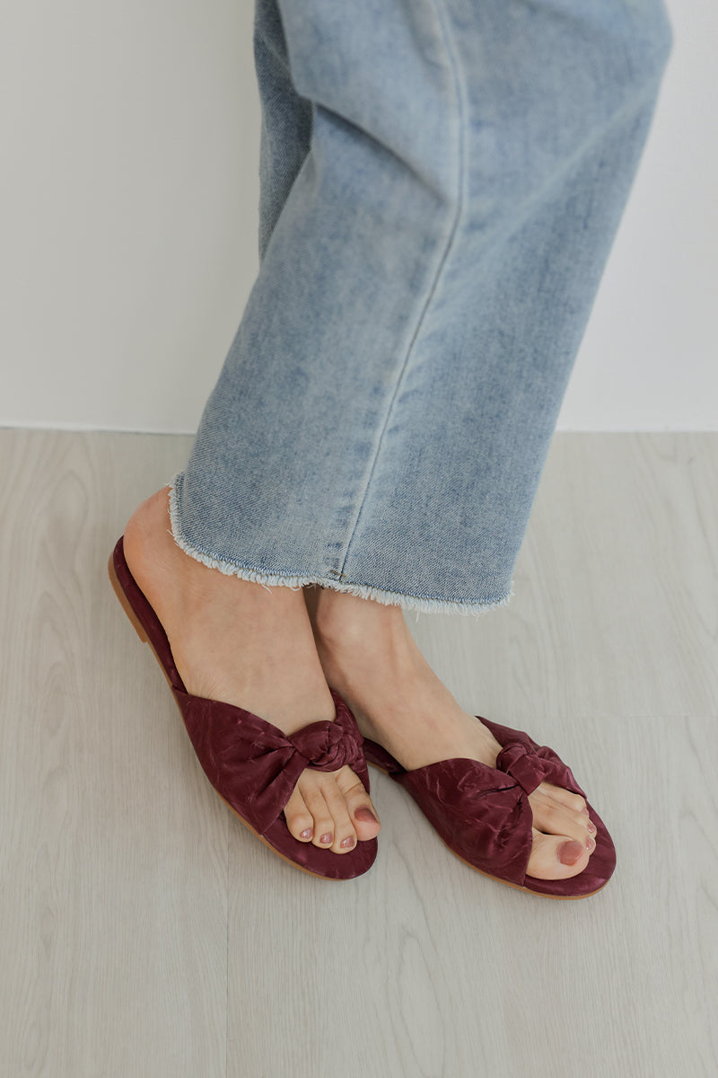 Marisse Knotted Sliders in Waterproof Crimson