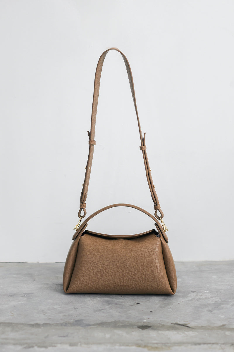 Milan 28 Top-handle Bag in Hazelnut