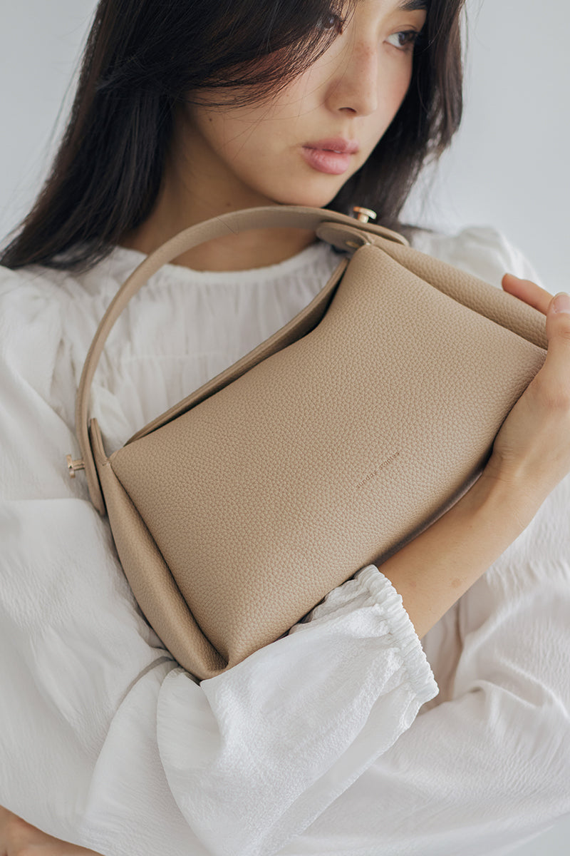 Milan 28 Top-handle Bag in Nude