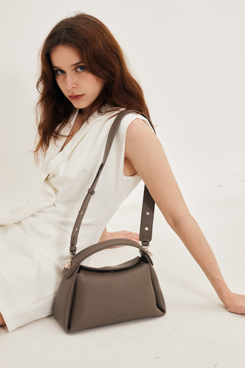 Milan 28 Top-handle Bag in Pebble