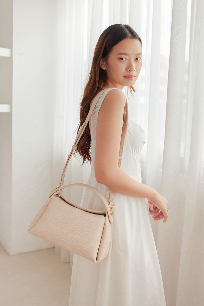 Milan 28 Weaved Top-handle Bag in Natural