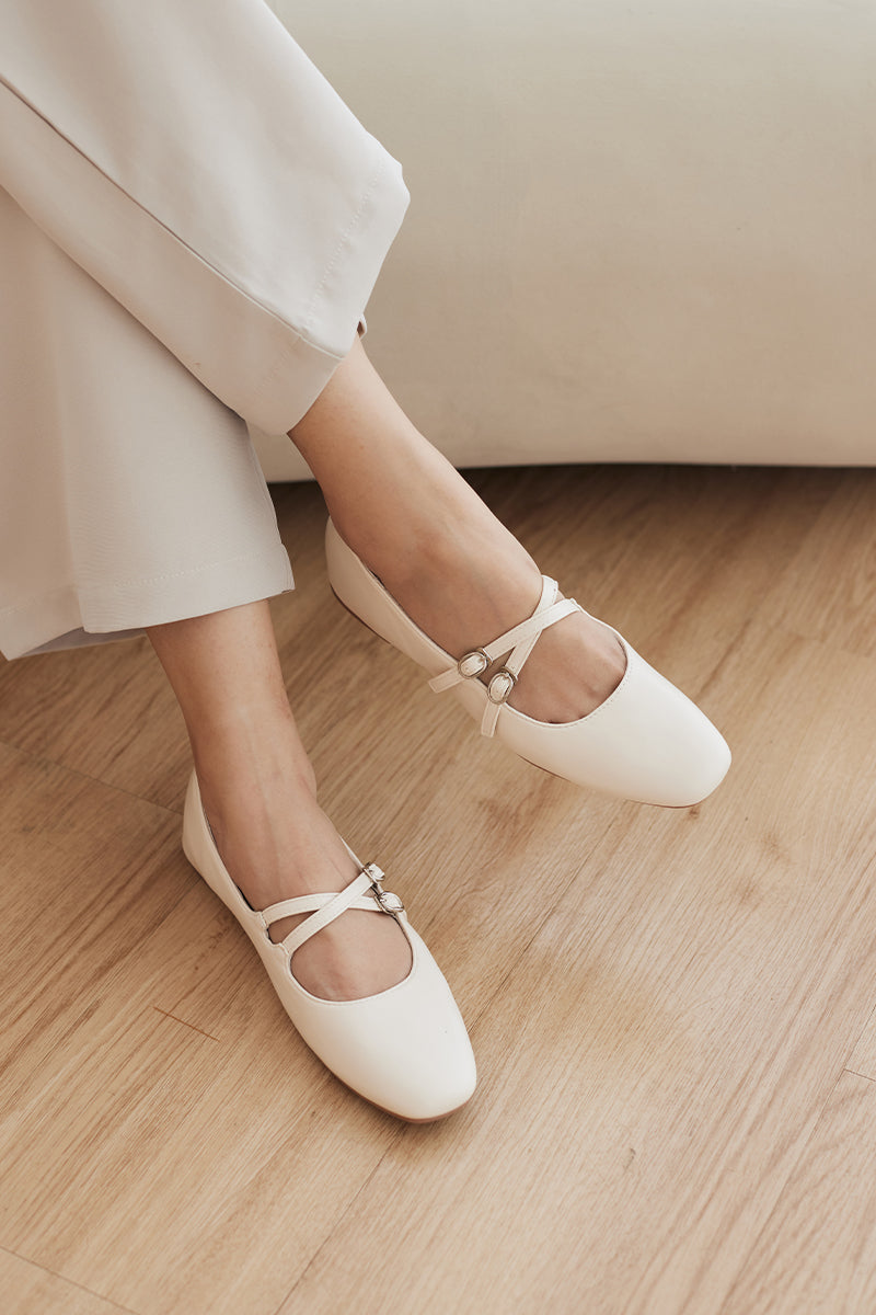 Minji Interchangeable Maryjane Flats in Cream