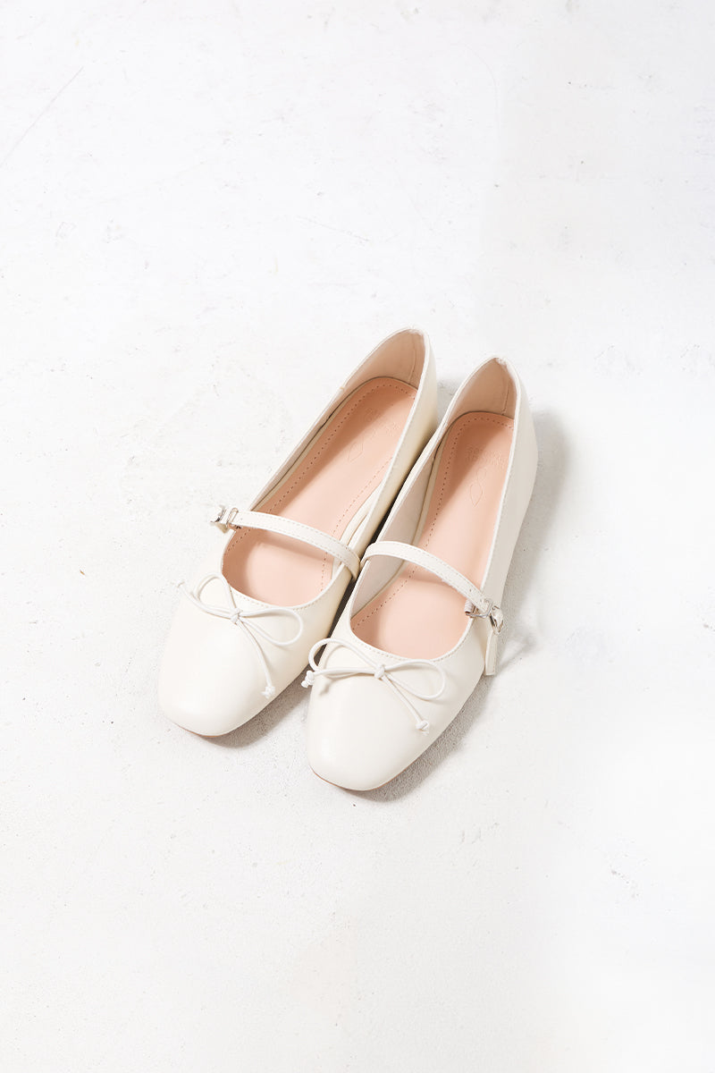 Misty Ballet Maryjane Flats in Cream