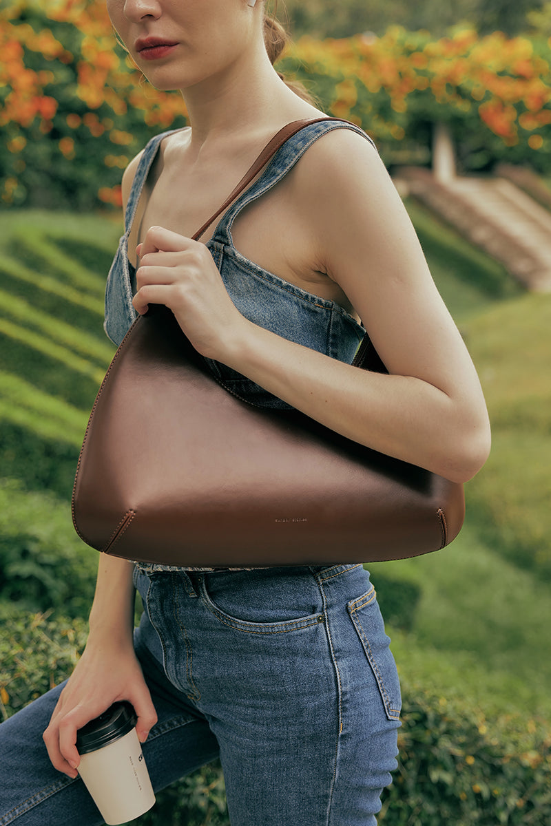 New York Hobo Bag in Brunette