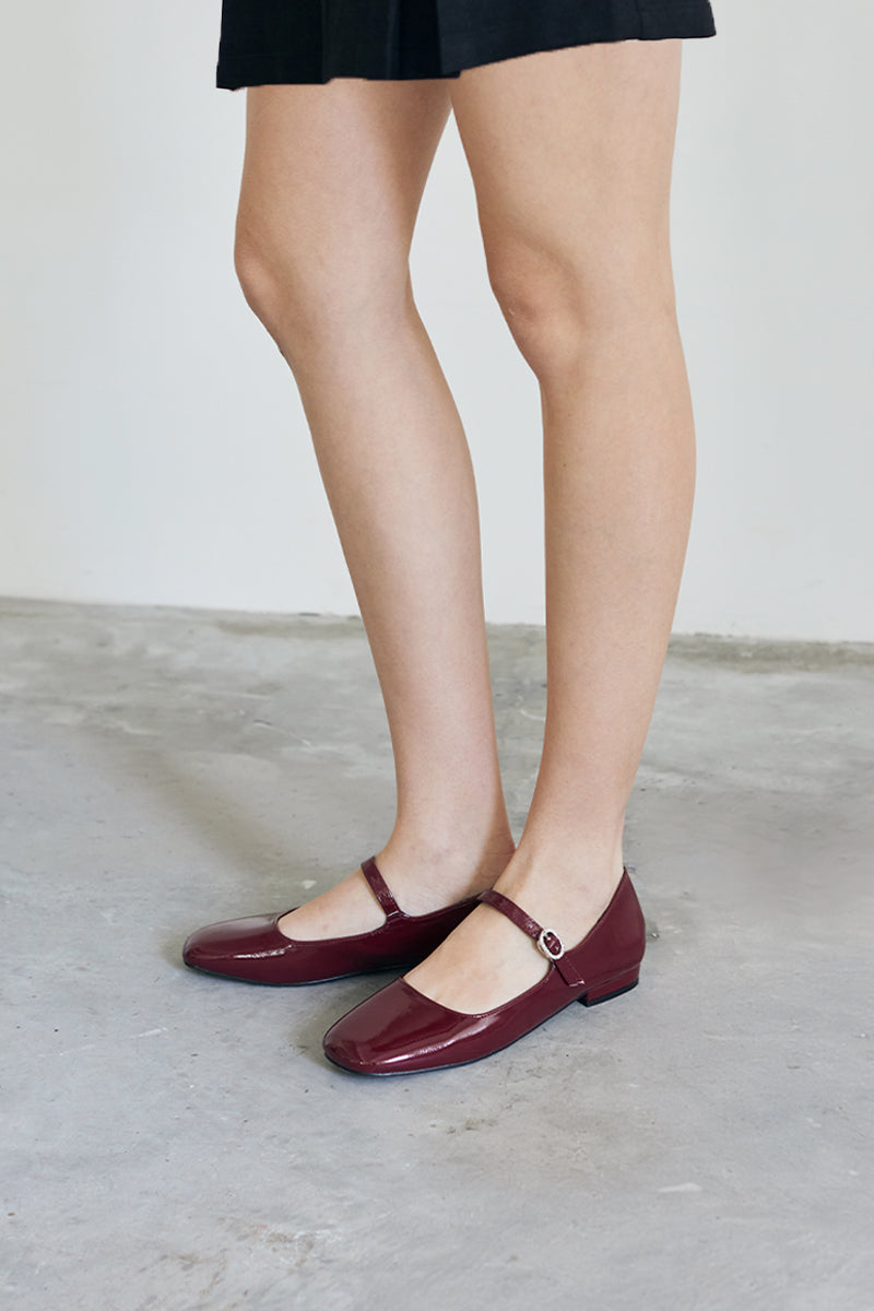 Noa Maryjane Flats in Merlot