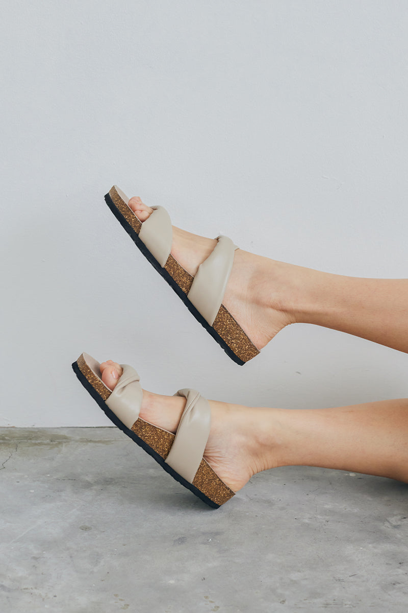 Orion Twist Chunky Sliders in Taupe