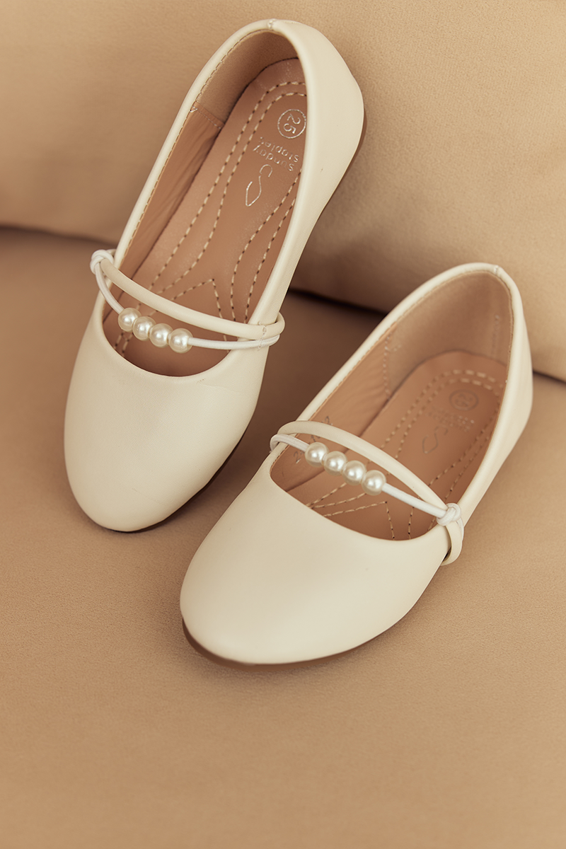 Rianna Kids Pearl Flats in Cream