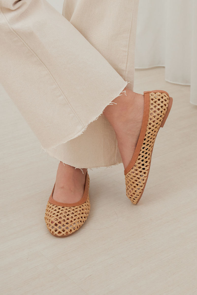 Rinko Woven Flats in Sandy Brown