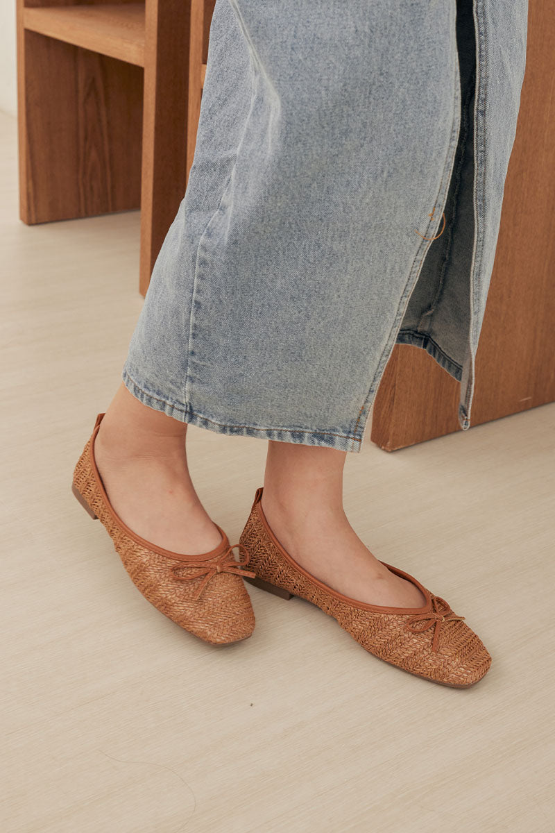 Robyn Weaved Flats in Brown