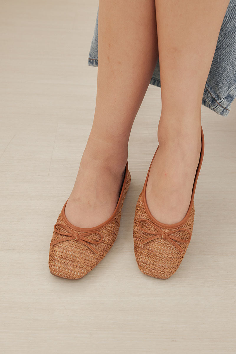 Robyn Weaved Flats in Brown