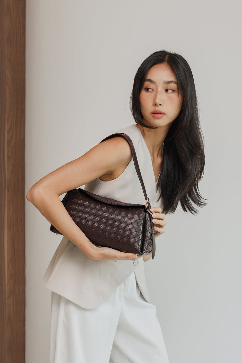 Roma Shoulder Bag in Chocolate Weave