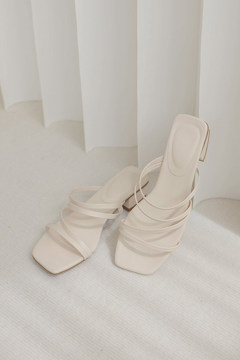 Rosalie Sliders in Cream