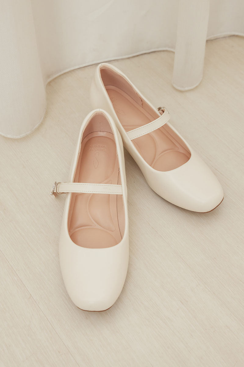 Roxxy Cloud Maryjane Heels in Cream