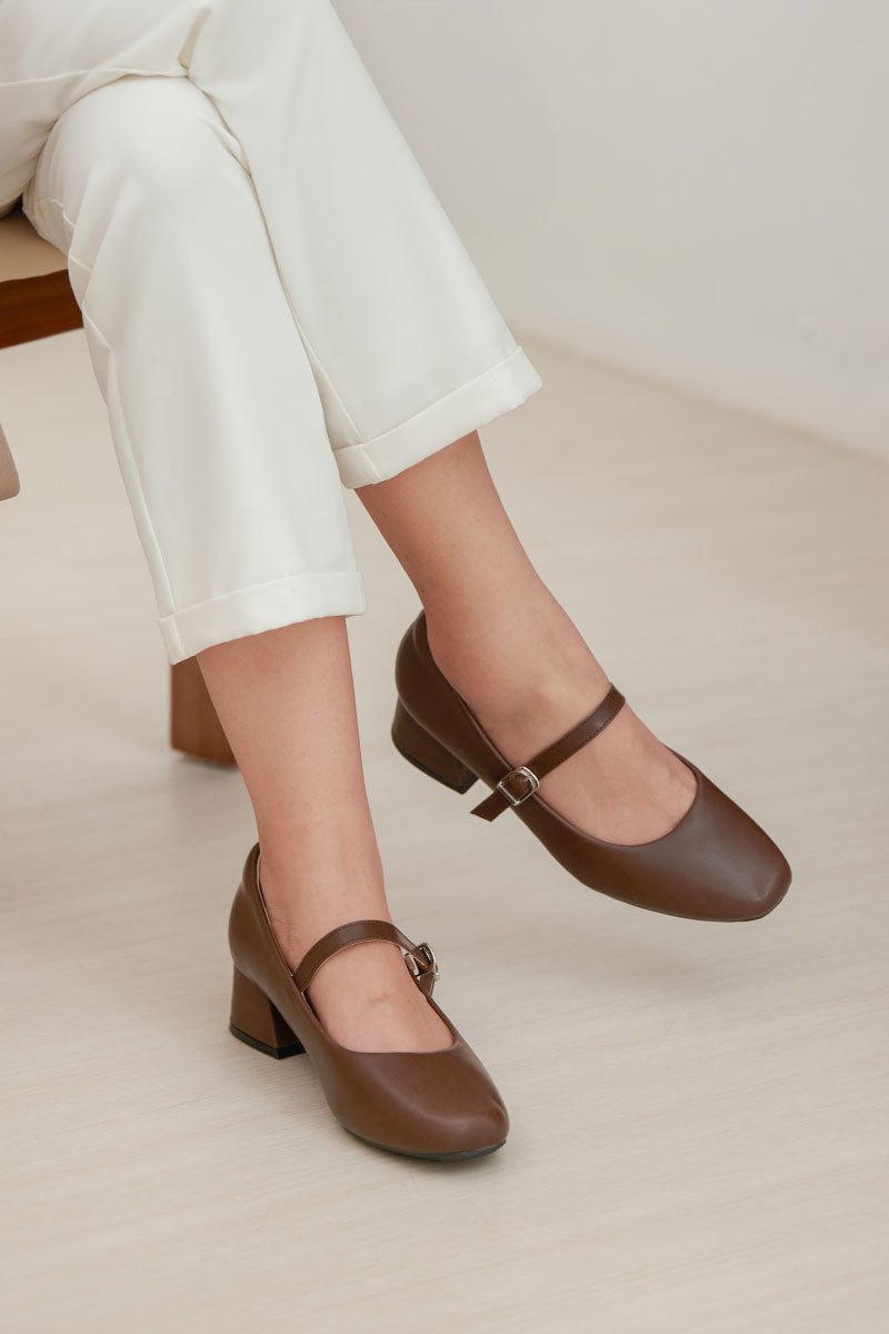 Roxxy Cloud Maryjane Heels in Walnut